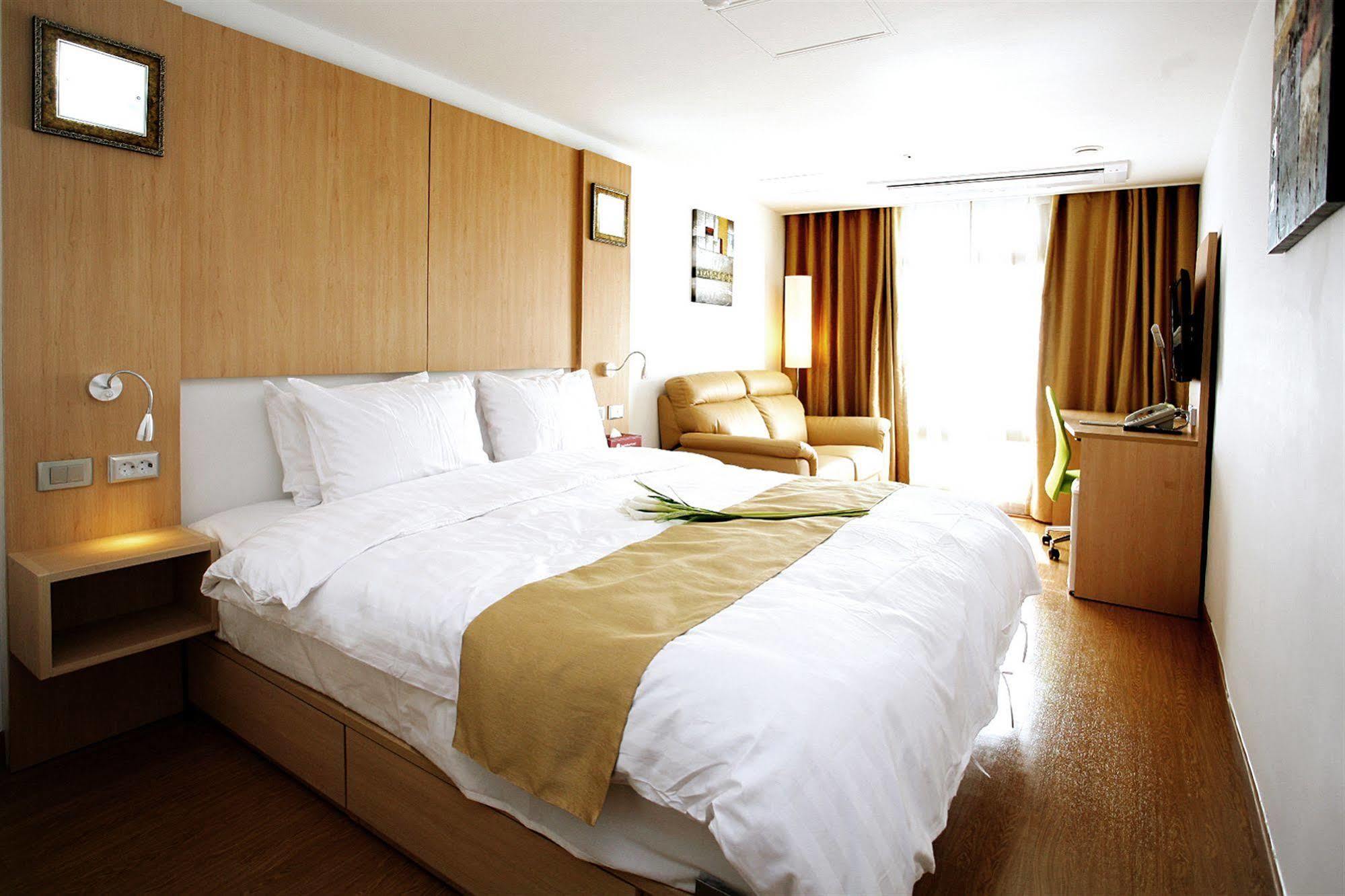 Gunsan Apple Tree Hotel מראה חיצוני תמונה
