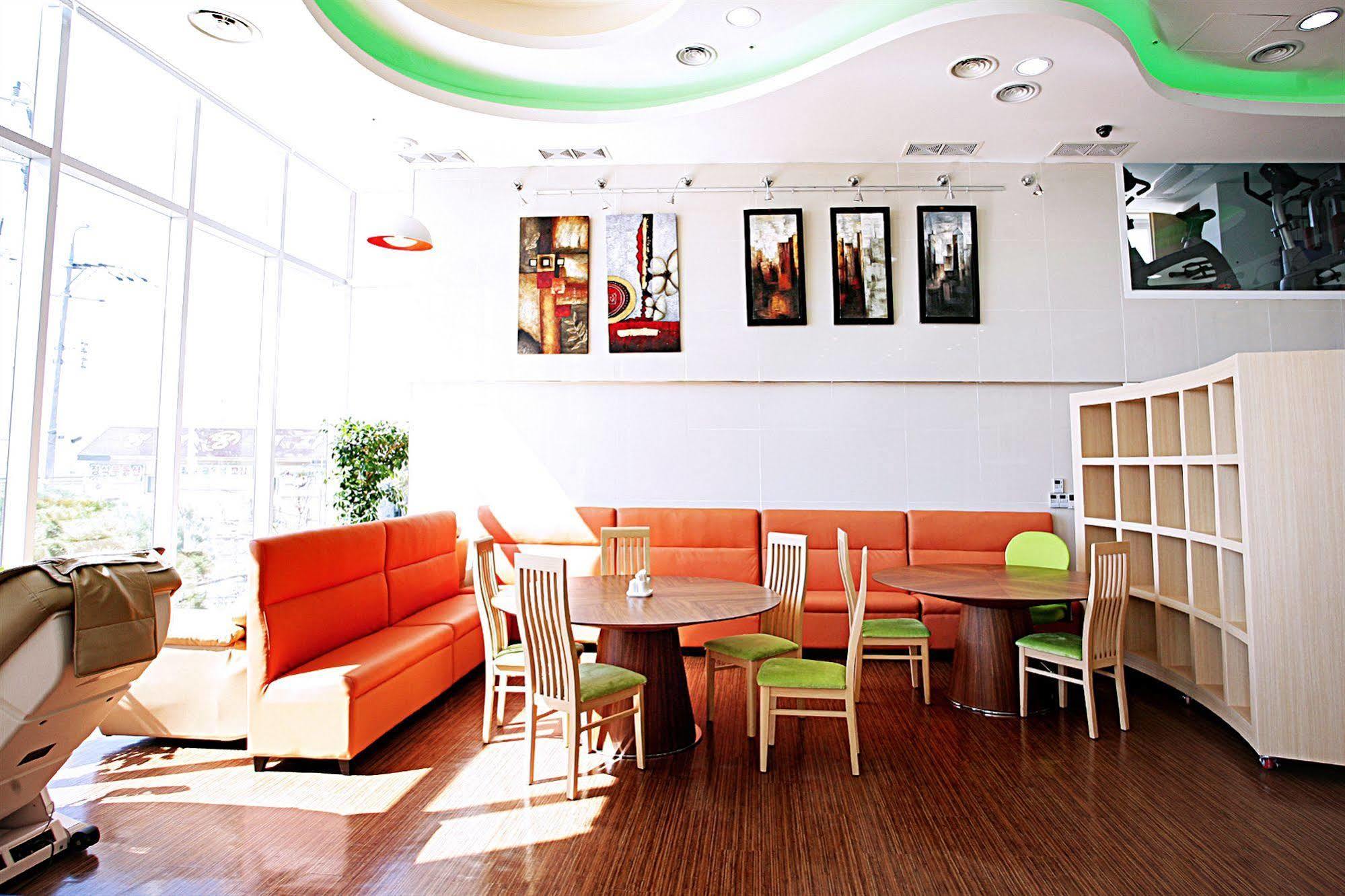 Gunsan Apple Tree Hotel מראה חיצוני תמונה