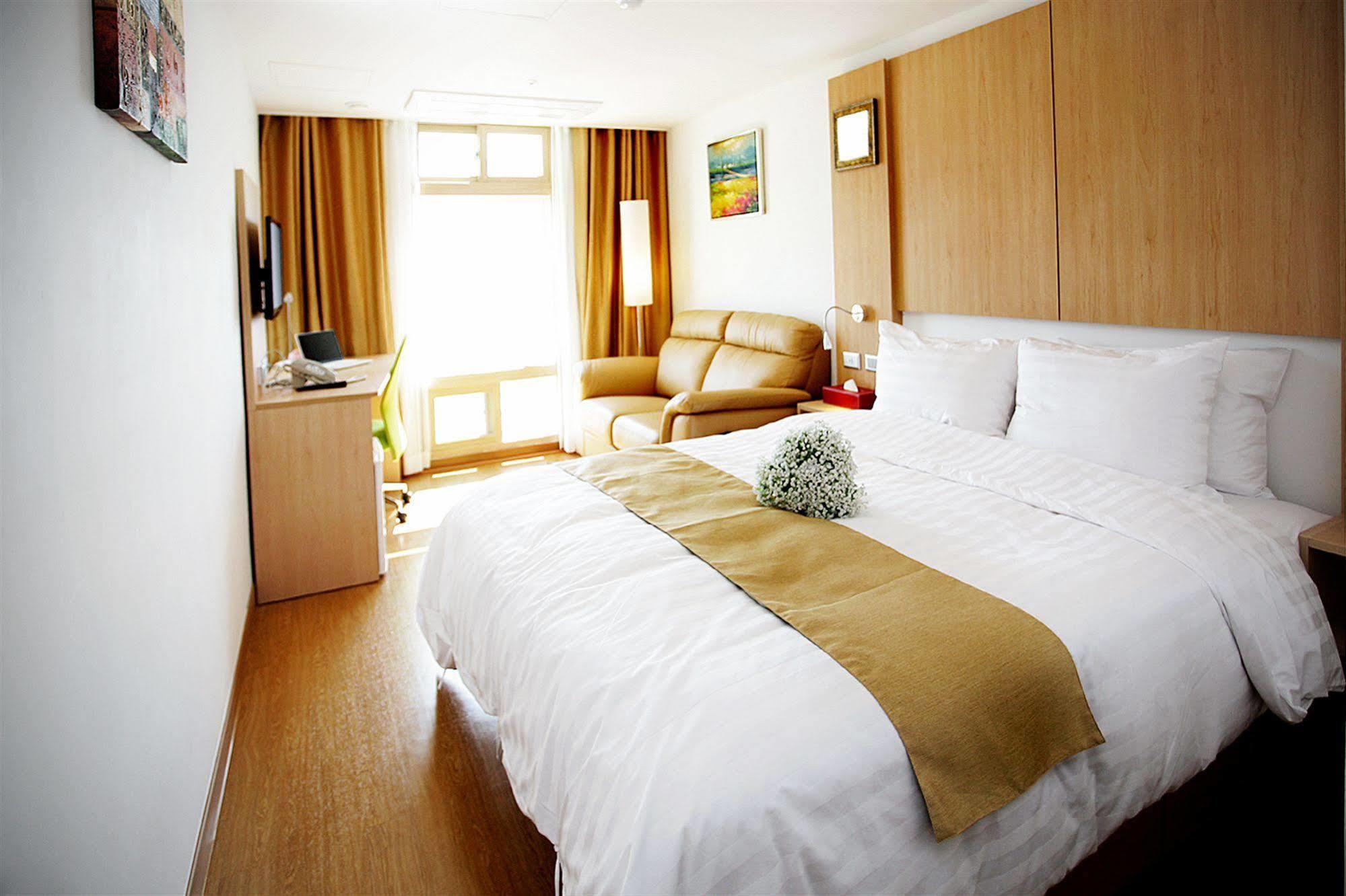 Gunsan Apple Tree Hotel מראה חיצוני תמונה