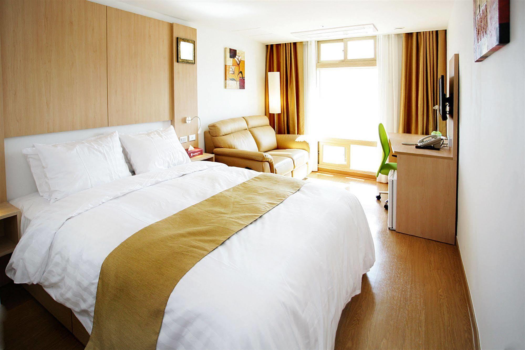Gunsan Apple Tree Hotel מראה חיצוני תמונה